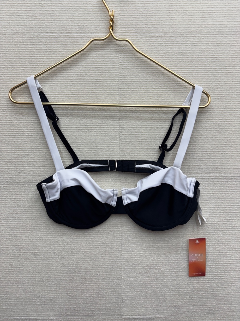 New Cupshe x Jojo Fletcher Women’s Two-Tone Black & White bikini top medium